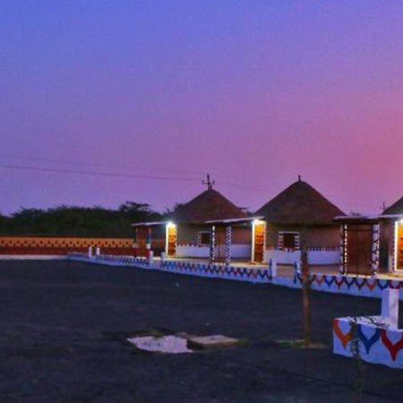 Banni Village Resort - Rann Of Kutch Bherandiāla Eksteriør bilde