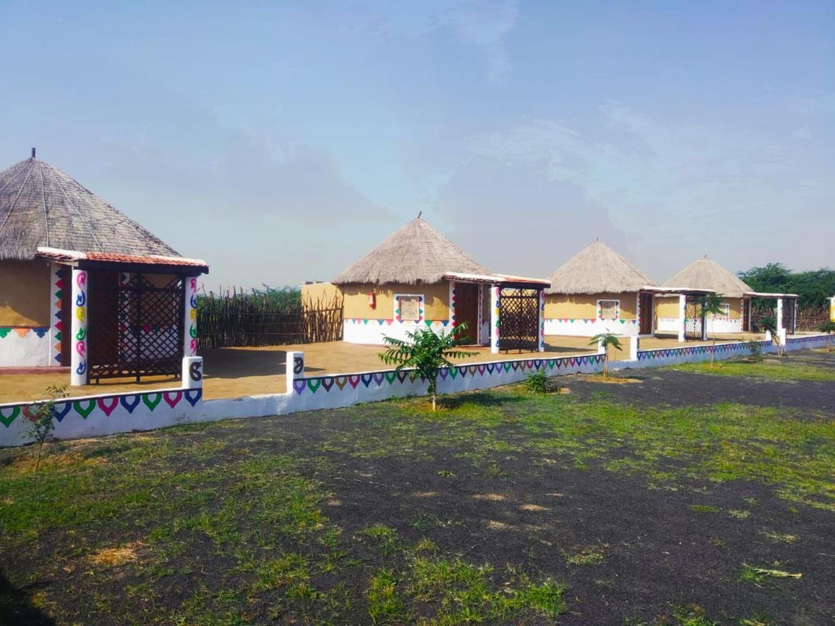 Banni Village Resort - Rann Of Kutch Bherandiāla Eksteriør bilde