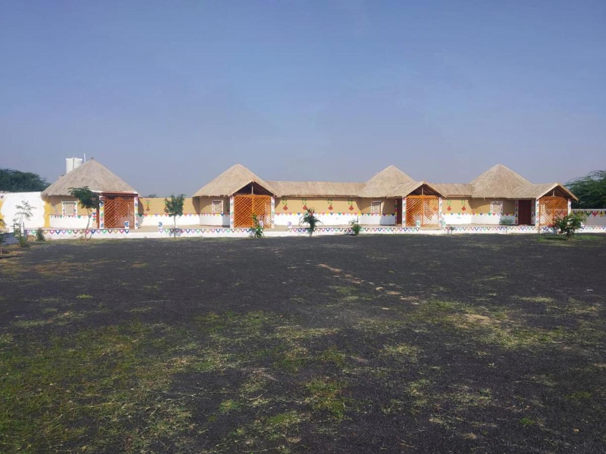 Banni Village Resort - Rann Of Kutch Bherandiāla Eksteriør bilde