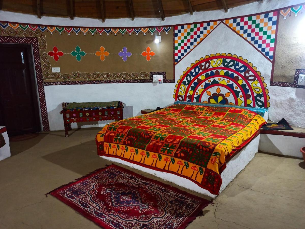 Banni Village Resort - Rann Of Kutch Bherandiāla Eksteriør bilde
