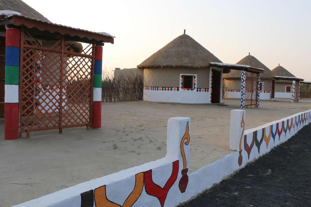Banni Village Resort - Rann Of Kutch Bherandiāla Eksteriør bilde